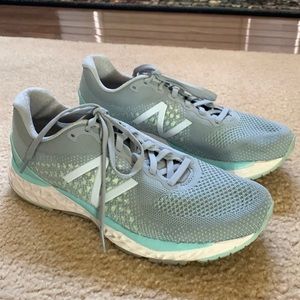 New Balance 880v10 sneakers.